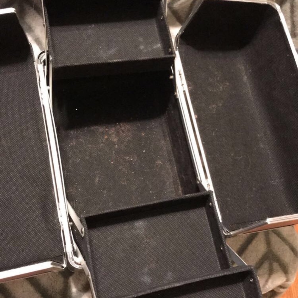 Makeup case - Picture 2 of 3